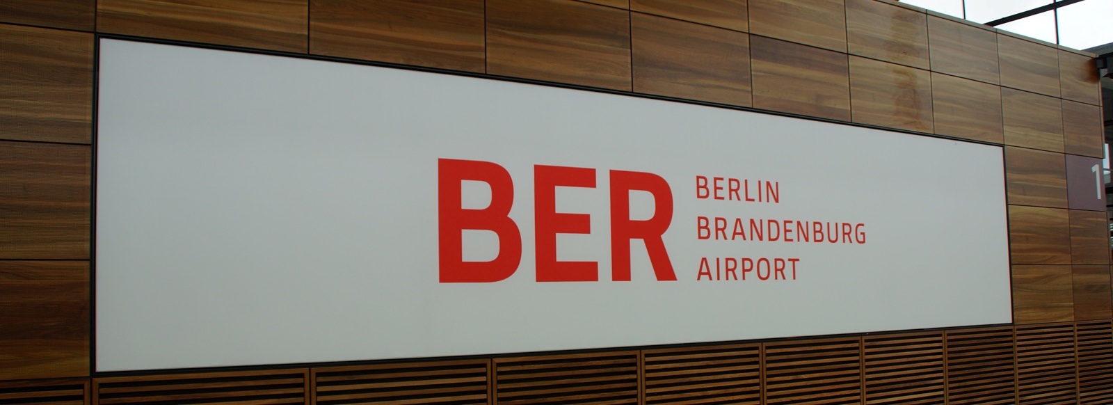 berlin brandenburg airport taxi transfers and shuttle service
